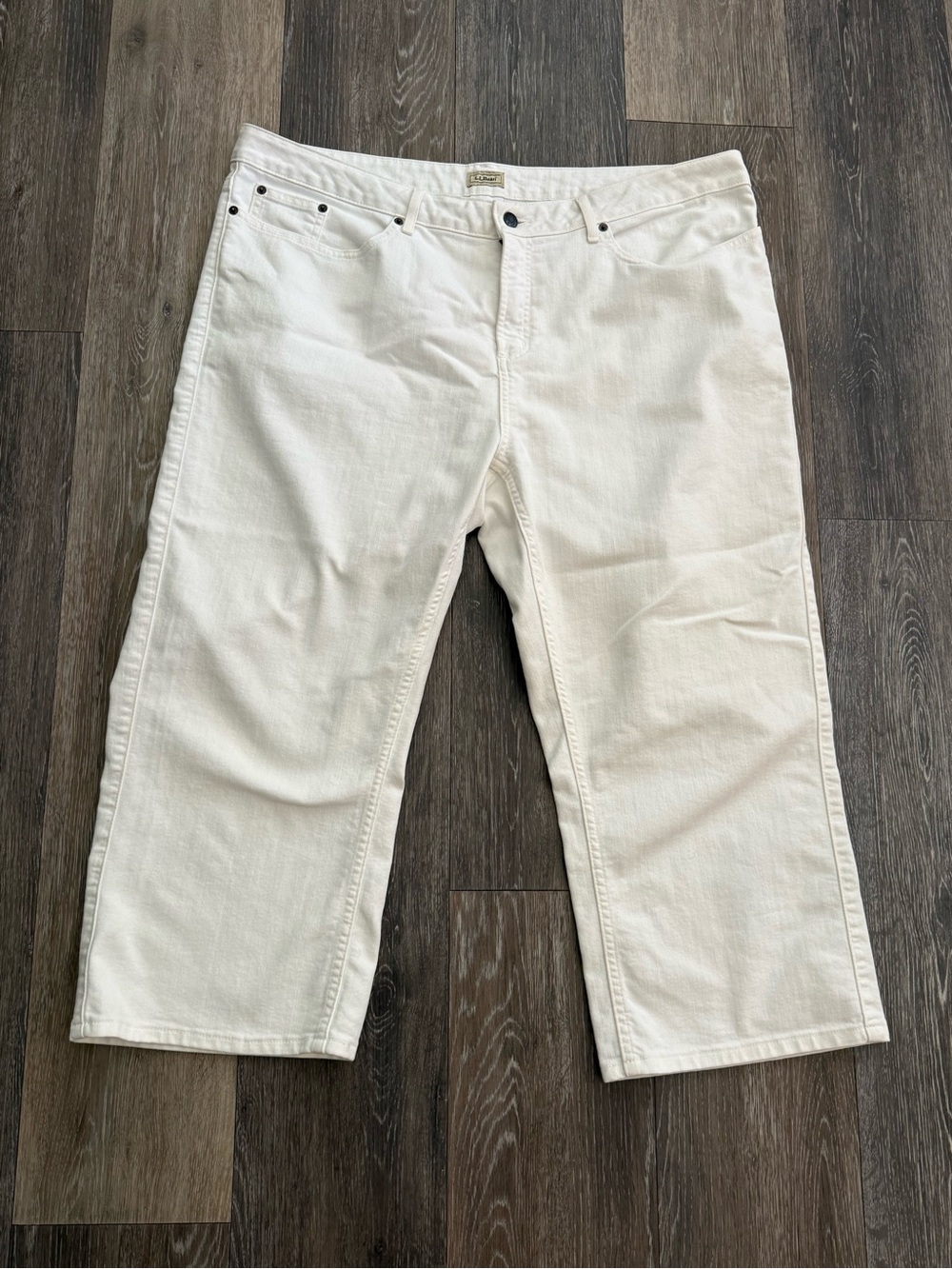L.L. Bean White Denim Cropped Pants 18w
